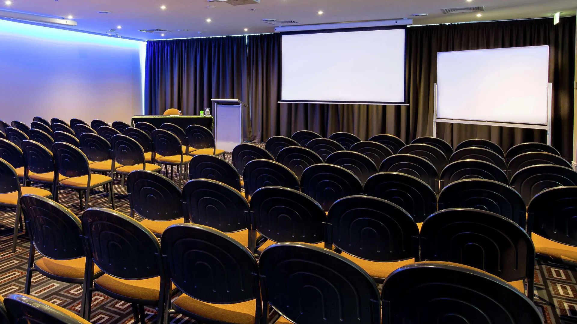 Doubletree By Hilton Cairns Hotel