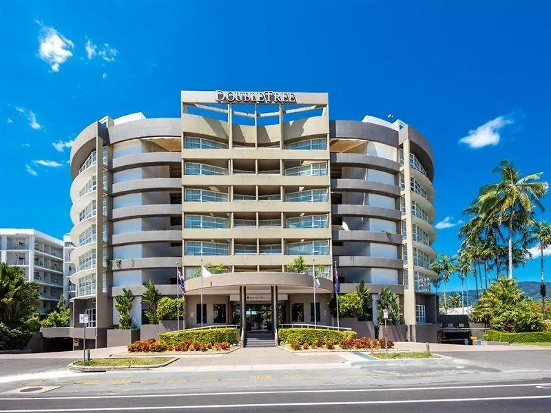 Doubletree By Hilton Cairns Hotel