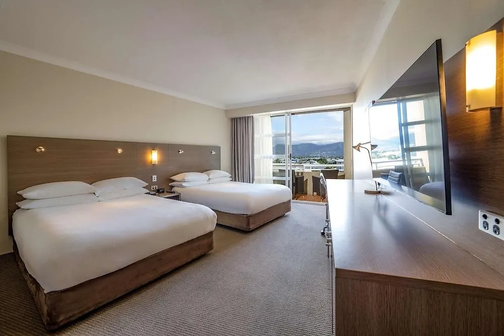 Doubletree By Hilton Cairns Hotel