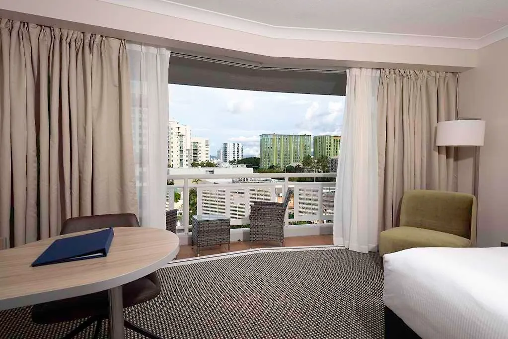 Doubletree By Hilton Cairns Hotel