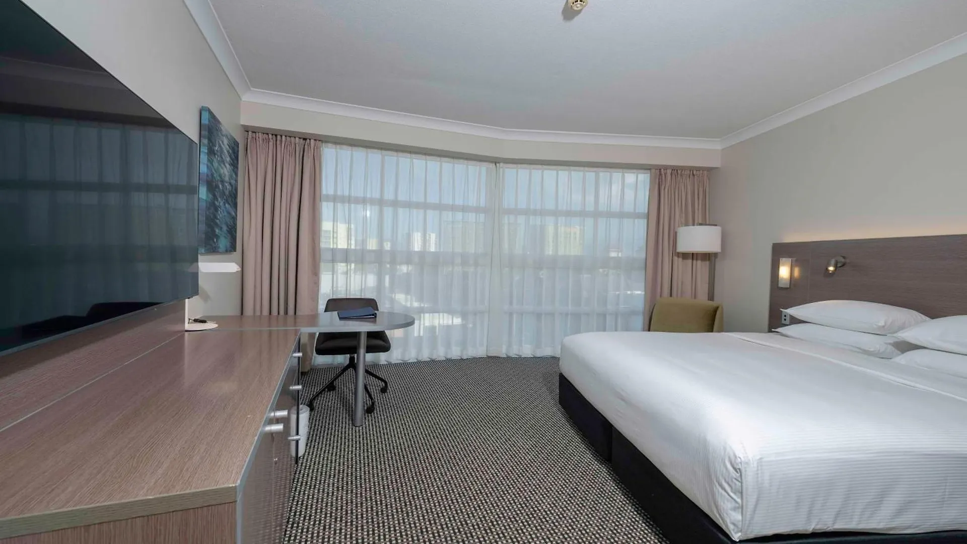 Doubletree By Hilton Cairns Hotel